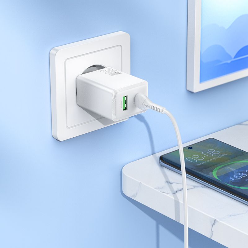 Nabíječka na mobil Hoco USB A + USB C QC3.0 PD AFC 3 A 30 W s kabelem USB C–USB C, model N71, bílá