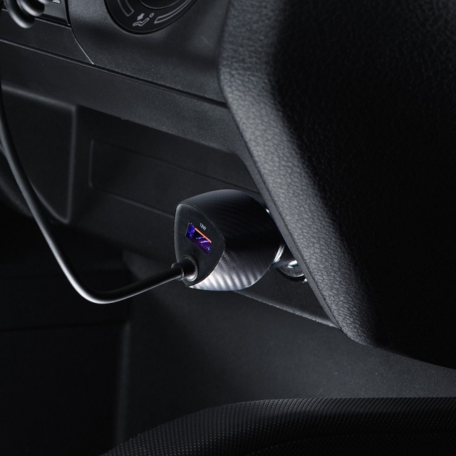 Autonabíječka Forcell F-Energy Carbon USB-A QC3.0 PD 3 A 38 W s kabelem USB-C CC50-1AC, černá