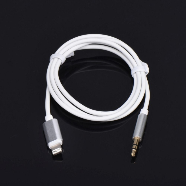 Kabel AUX Lightning (samec) na 3,5 mm jack (samec), bílý