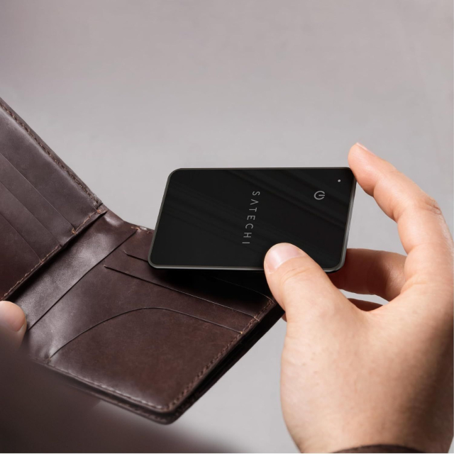 Lokátor kompatibilní s funkcí Apple Find My, Satechi Wallet ve tvaru karty, model ST-LFAWCK, černý