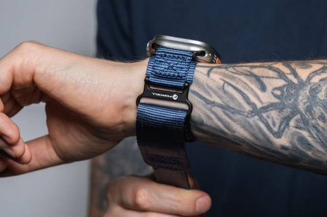 Nylonový řemínek s suchým zipem Forcell F-Design FA05 pro Apple Watch, 42 / 44 / 45 / 49 mm, modrý